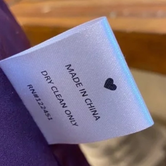 ERIN FETHERSTON RED FEATHER WRAP PRINT SIZE 2 - Picture 12 of 12